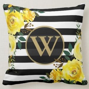 Mo ogram "W" Pillow
